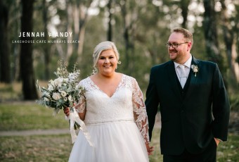 lake house cafe murrays beach wedding